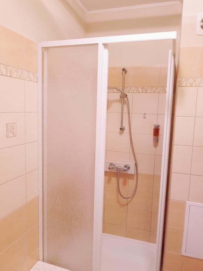 Lola Studio Apartman Хайдусобосло Экстерьер фото